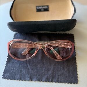 CHANEL Rose-Tinted Sunglasses